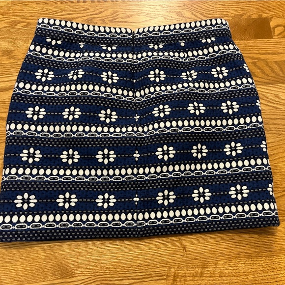J. Crew, size 8, mini skirt, navy/whitedaisy pattern. - Picture 8 of 10